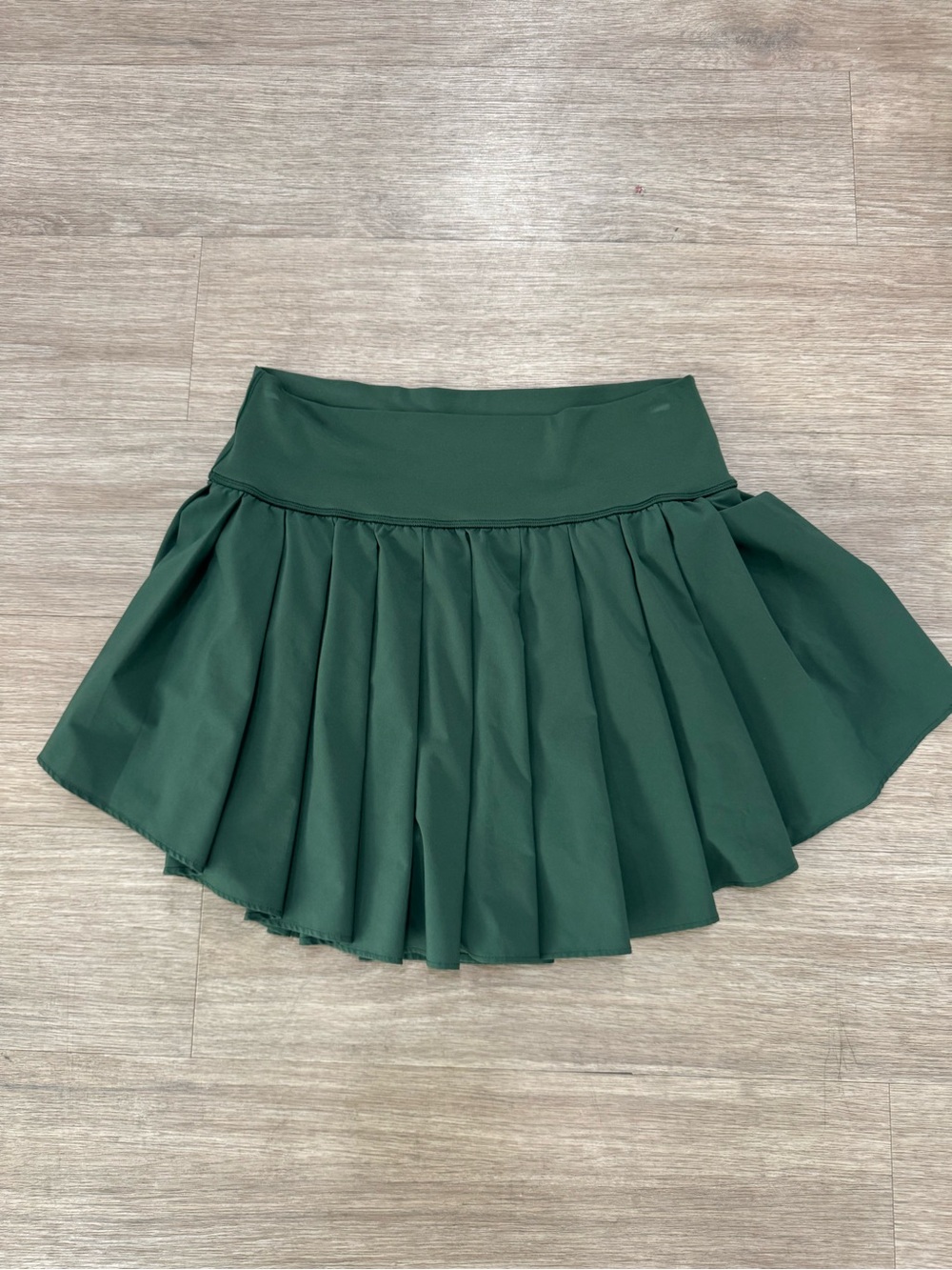 Offline by Aerie Women's Dark Green Pleated Tennis Skirt, size L